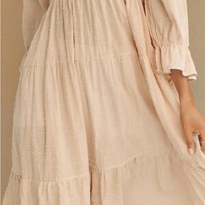 Elegant Cream Women's Dress
